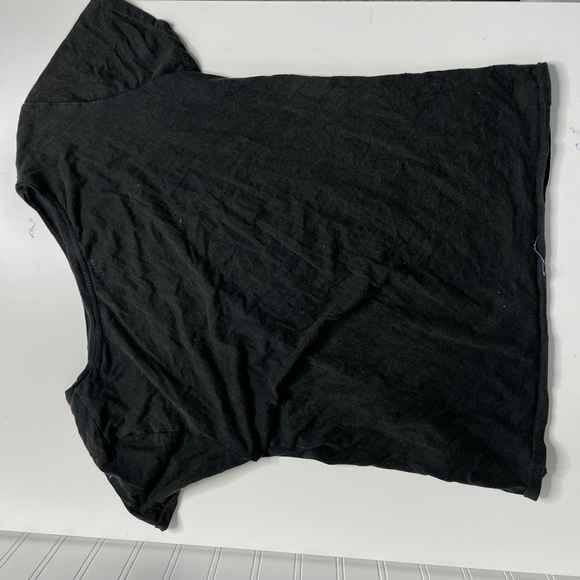Black tee, great condition, size medium - Picture 3 of 3